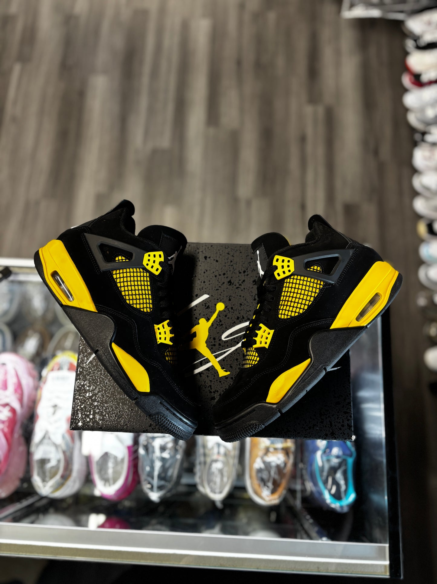 2023 Air Jordan Retro 4 "Thunder"