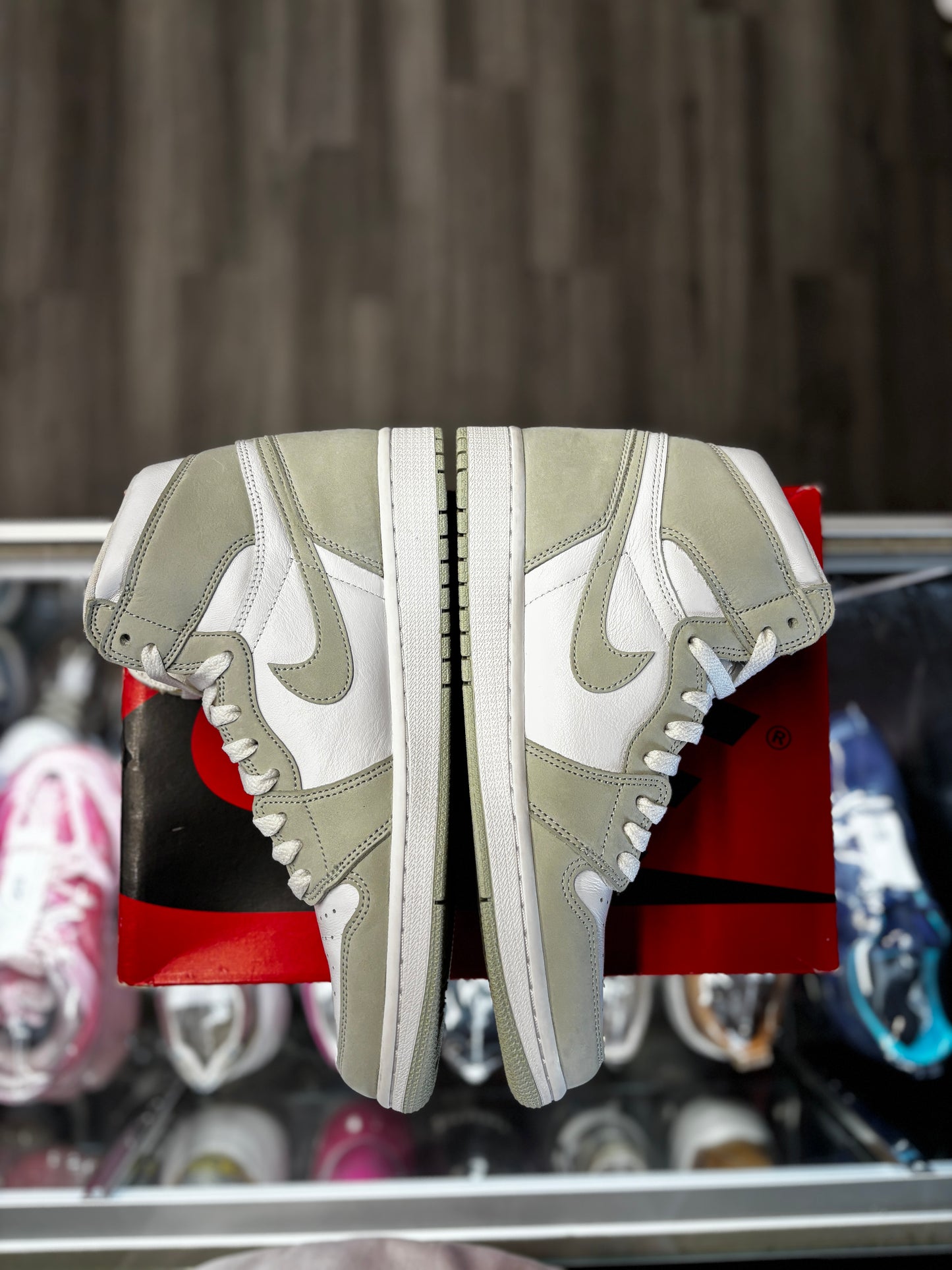 2021 Air Jordan Retro 1 High OG "Seafoam" (W)