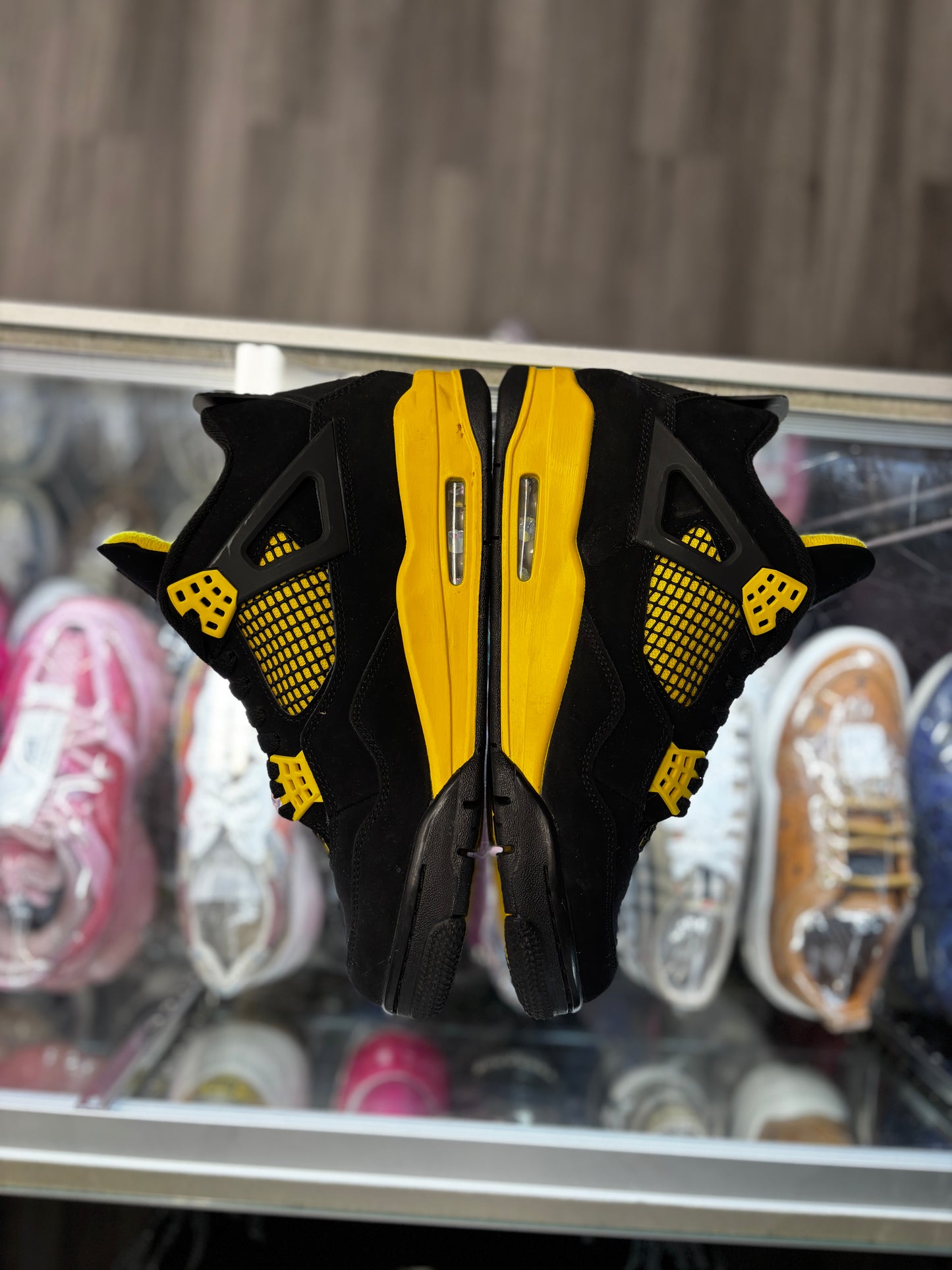 2023 Air Jordan Retro 4 "Thunder"