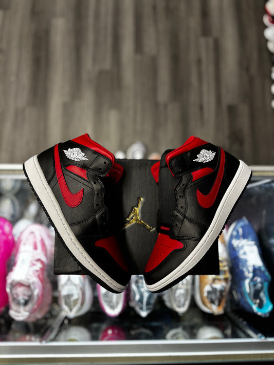 2024 Air Jordan Mid 1 "Bred Twist"