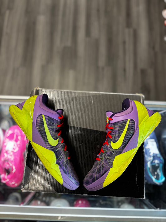 2011 Nike Zoom Kobe 7 Supreme "Christmas"