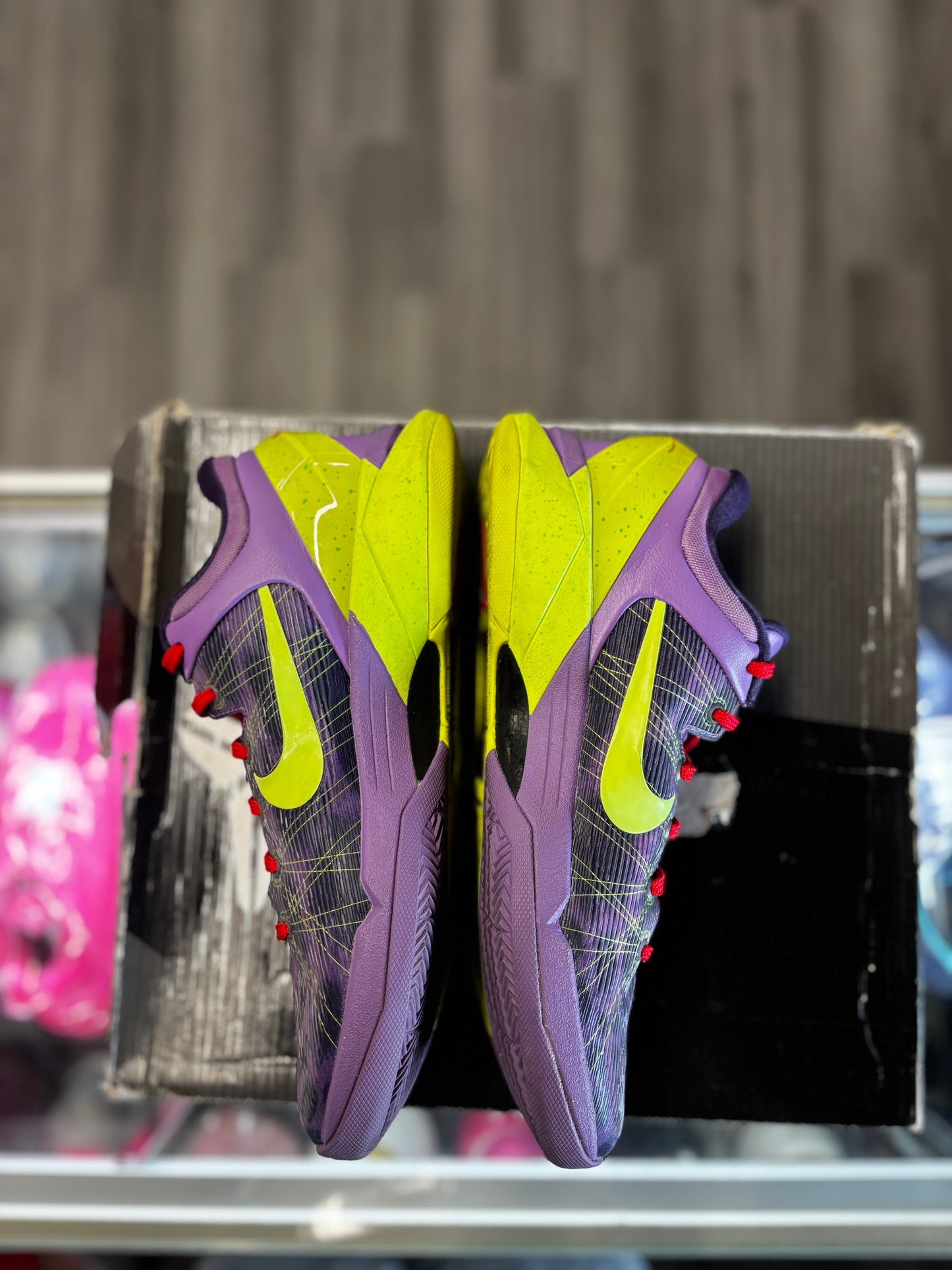 2011 Nike Zoom Kobe 7 Supreme "Christmas"