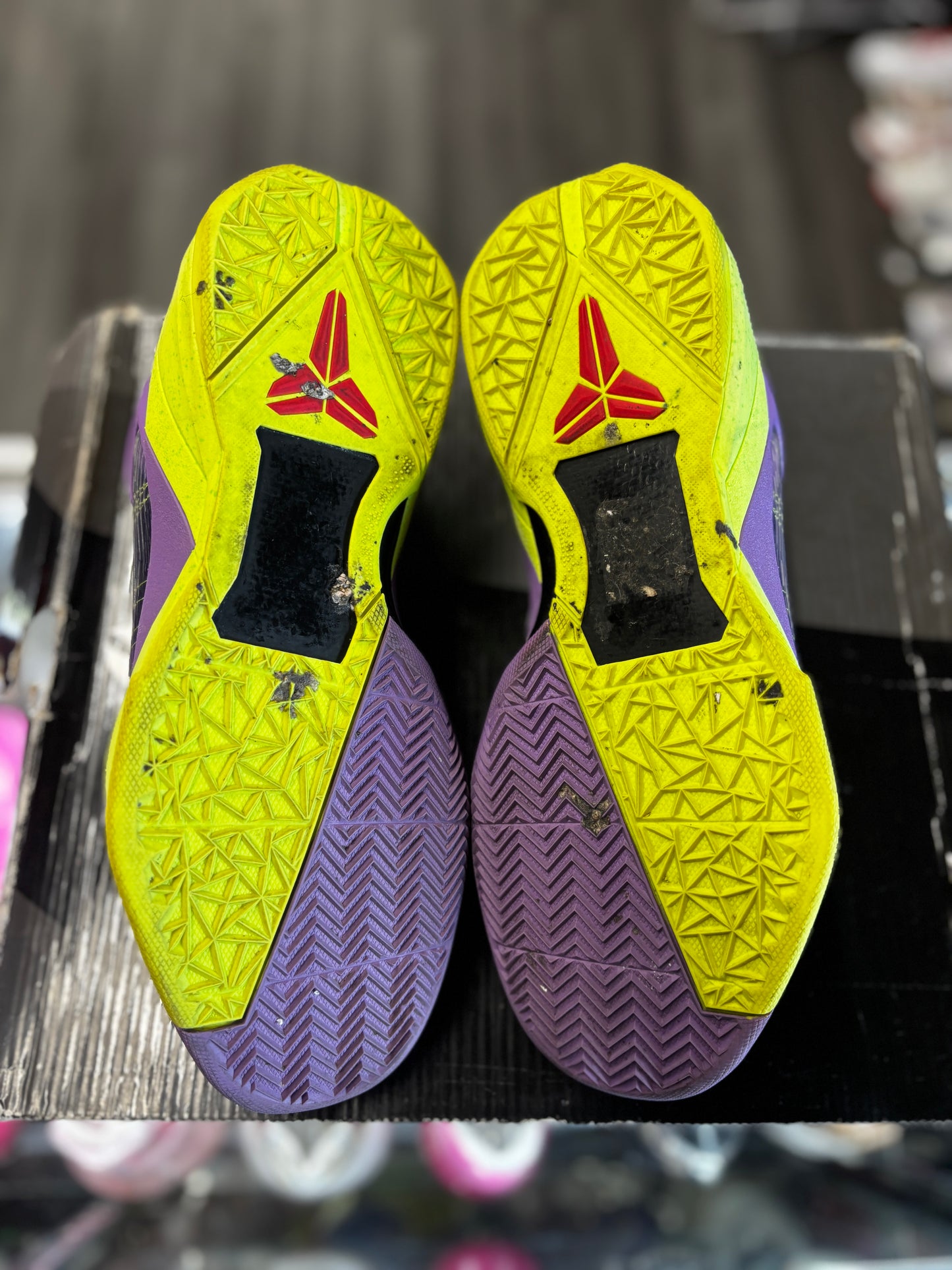 2011 Nike Zoom Kobe 7 Supreme "Christmas"