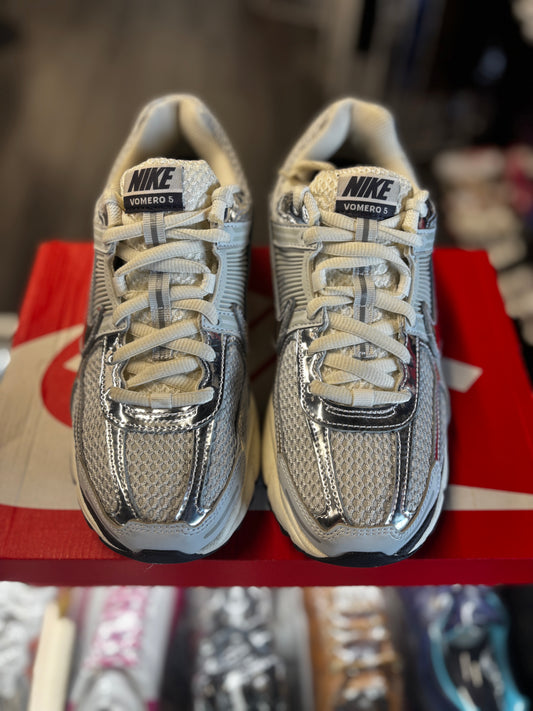 2023 Nike Zoom Vomero 5 "Photon Dust Metallic Silver"(W)