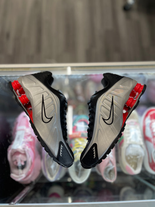 2025 Nike Shox "Black Metallic Silver" (GS)