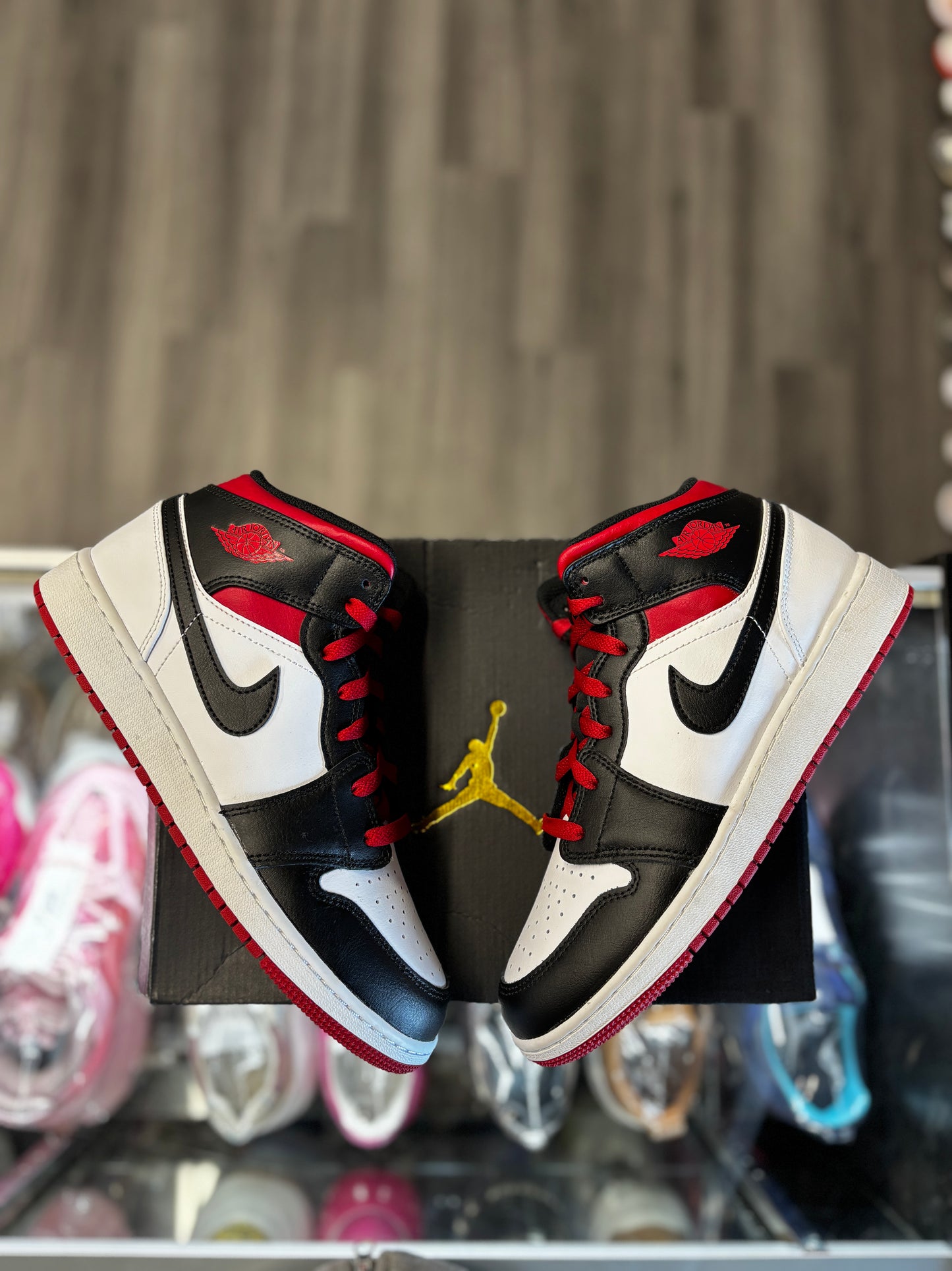 2023 Air Jordan Mid 1 "Gym Red Black Toe" (GS)
