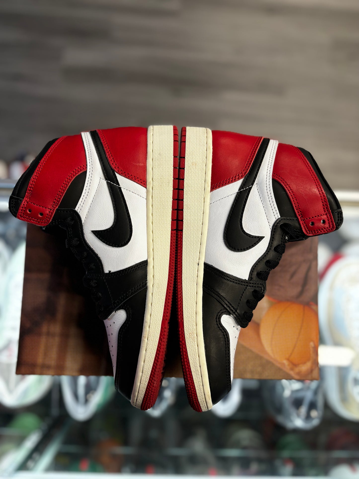 2025 Air Jordan Retro 1 High OG "Black Toe Reimagined" (GS)