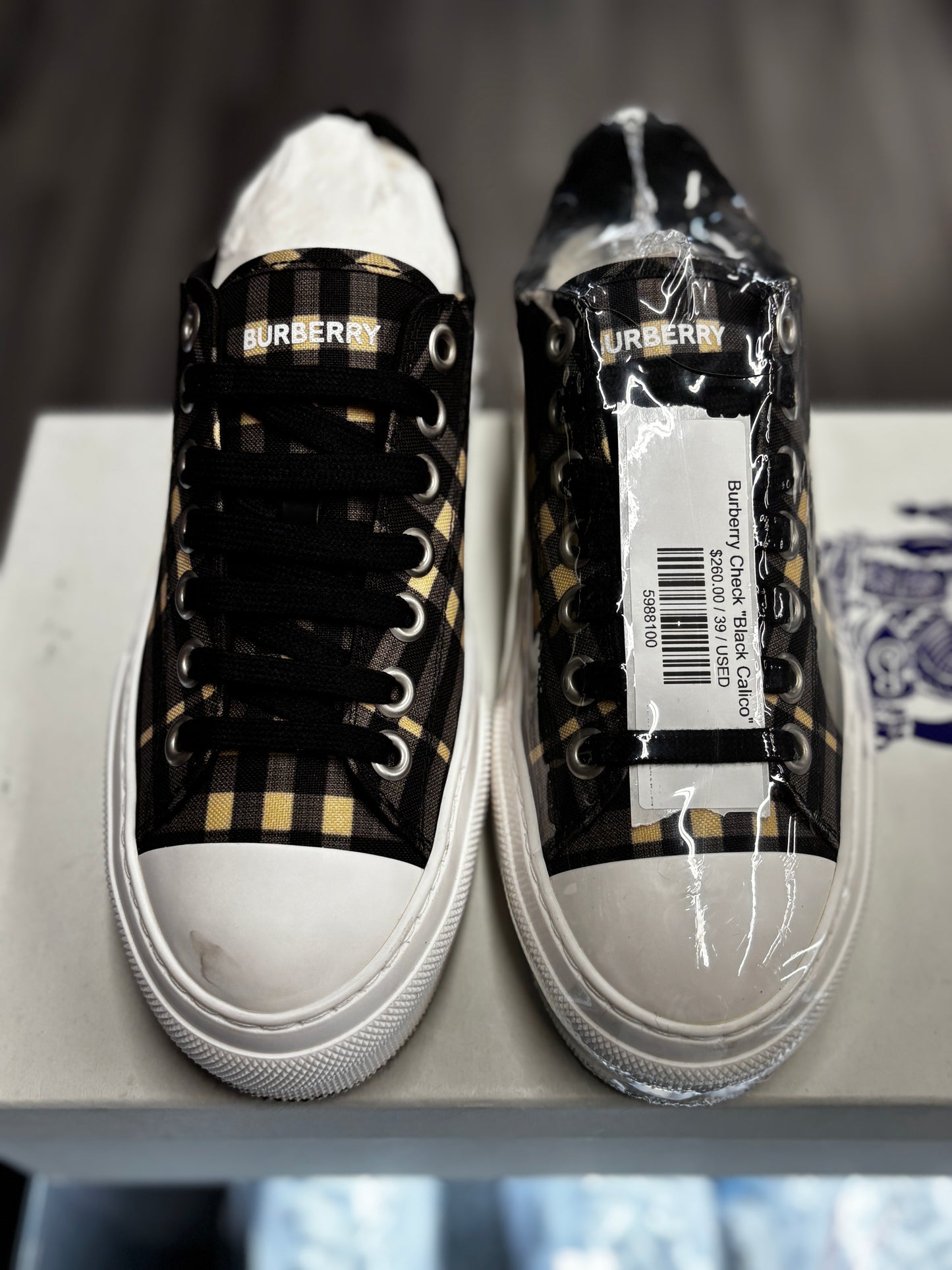 Burberry Check "Black Calico" (W)