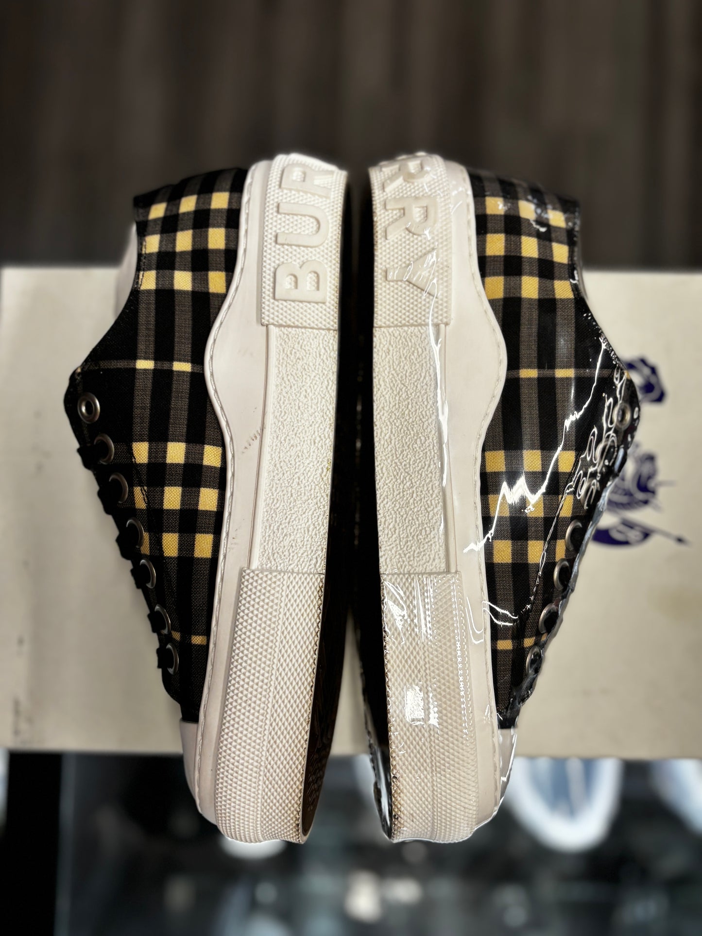 Burberry Check "Black Calico" (W)