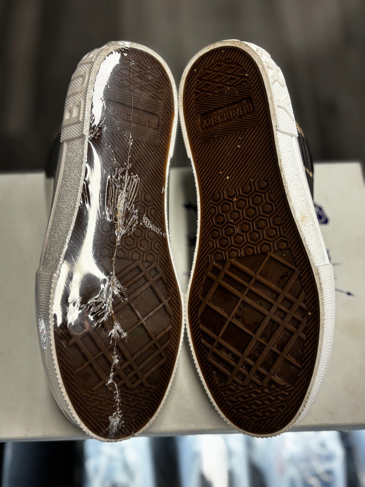 Burberry Check "Black Calico" (W)