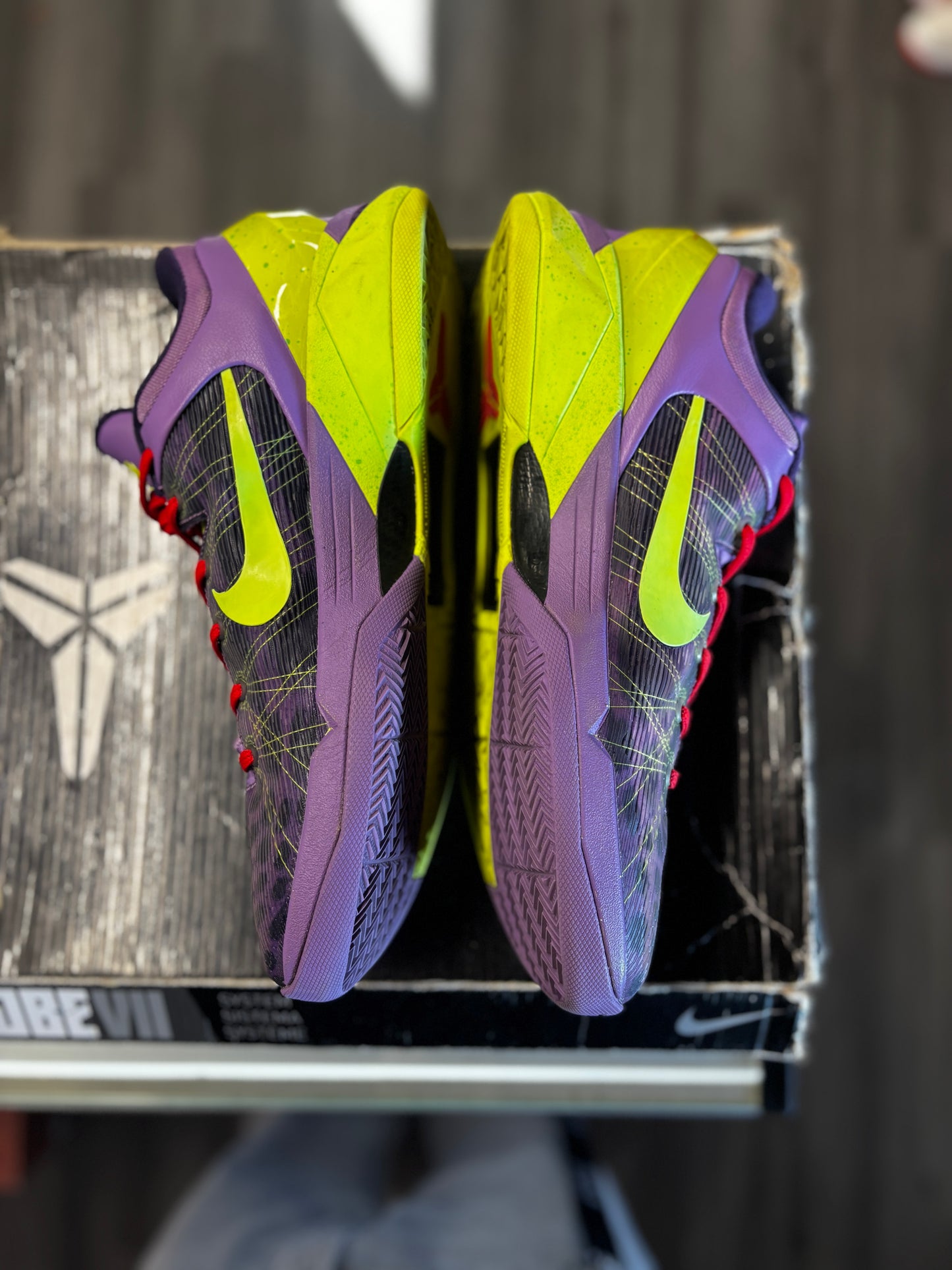 2011 Nike Zoom Kobe 7 Supreme "Christmas"