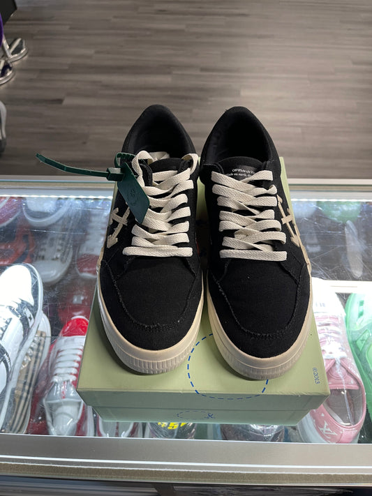 Off-White Vulcanized Low "Black White"