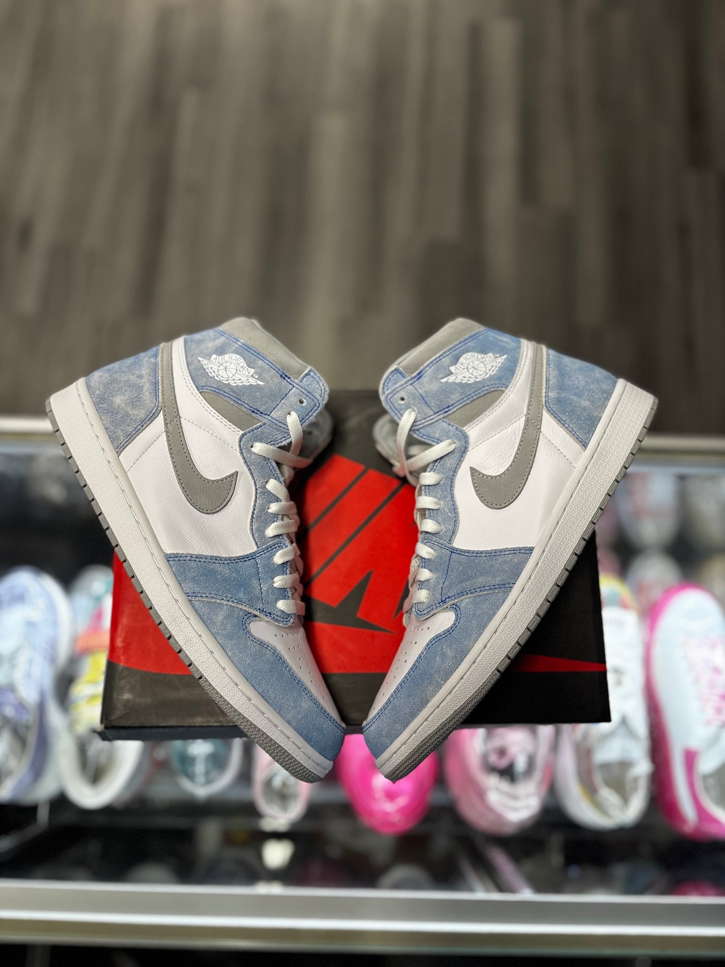 2021 Air Jordan Retro 1 High "Hyper Royal Smoke Grey"