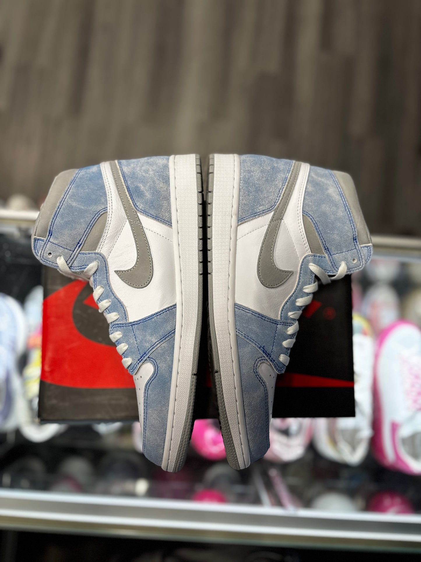 2021 Air Jordan Retro 1 High "Hyper Royal Smoke Grey"