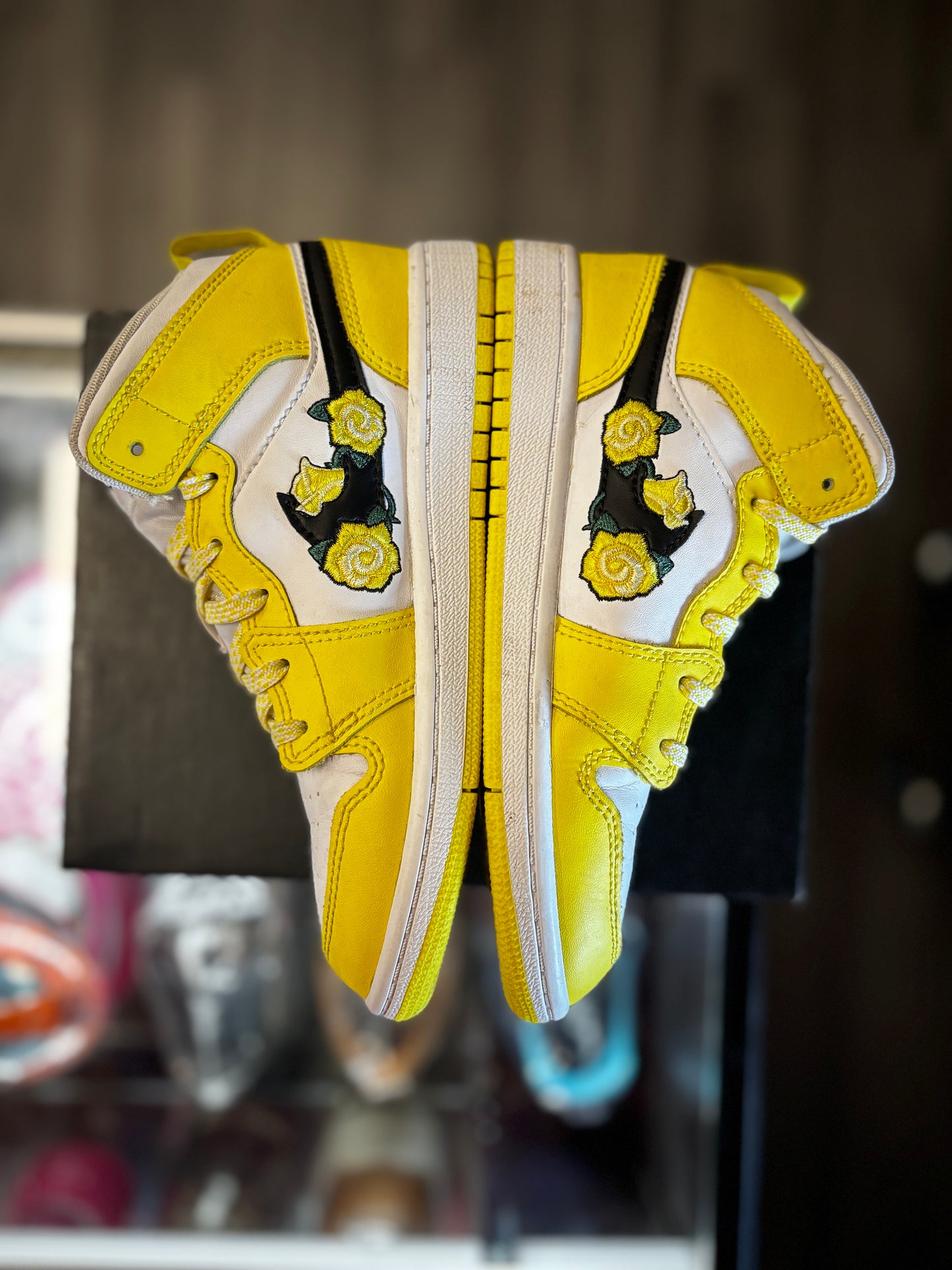 2020 Air Jordan 1 Mid "Dynamic Yellow Floral" (GS)