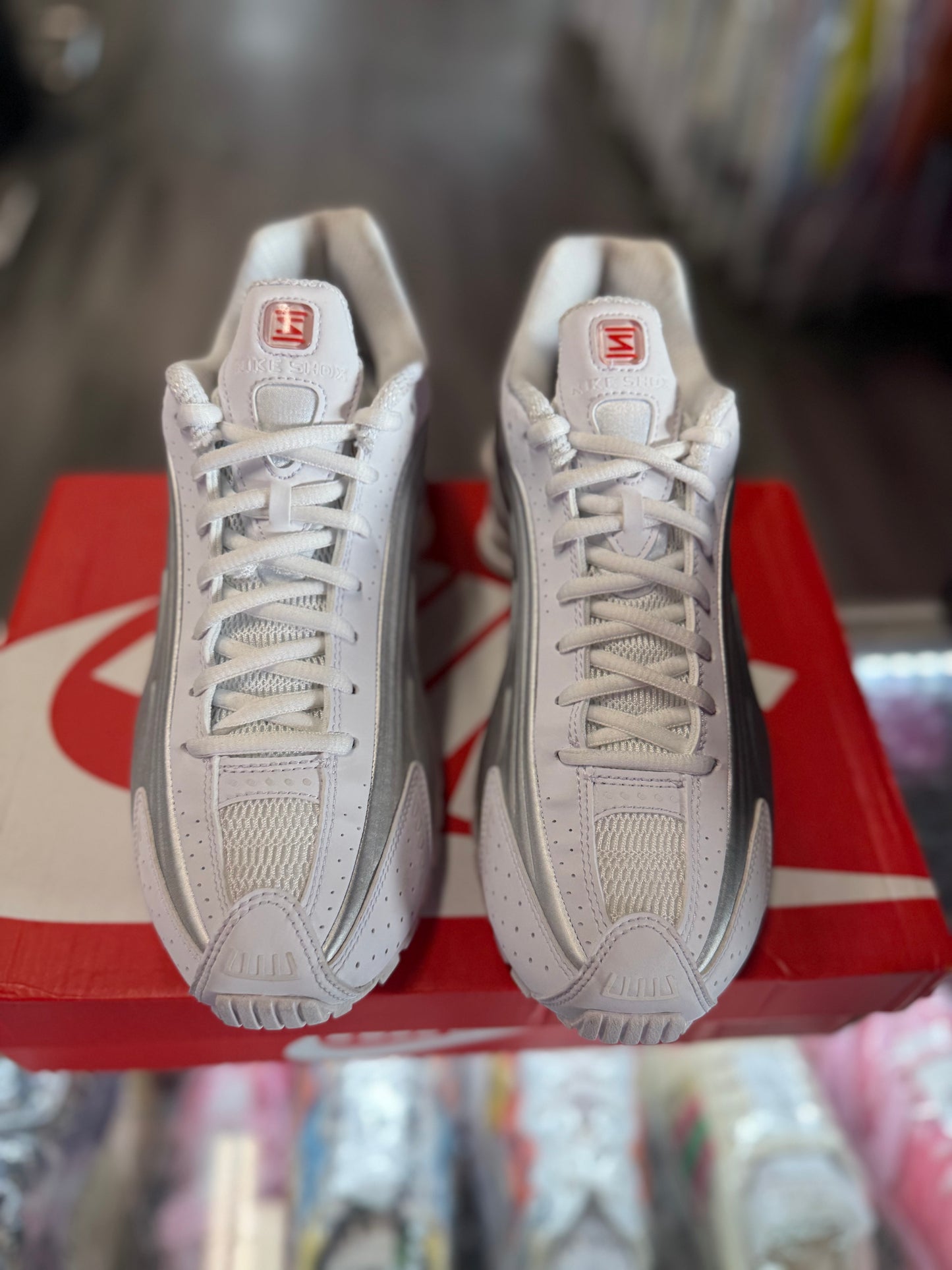 2024 Nike Shox R4 "White Metallic Silver"