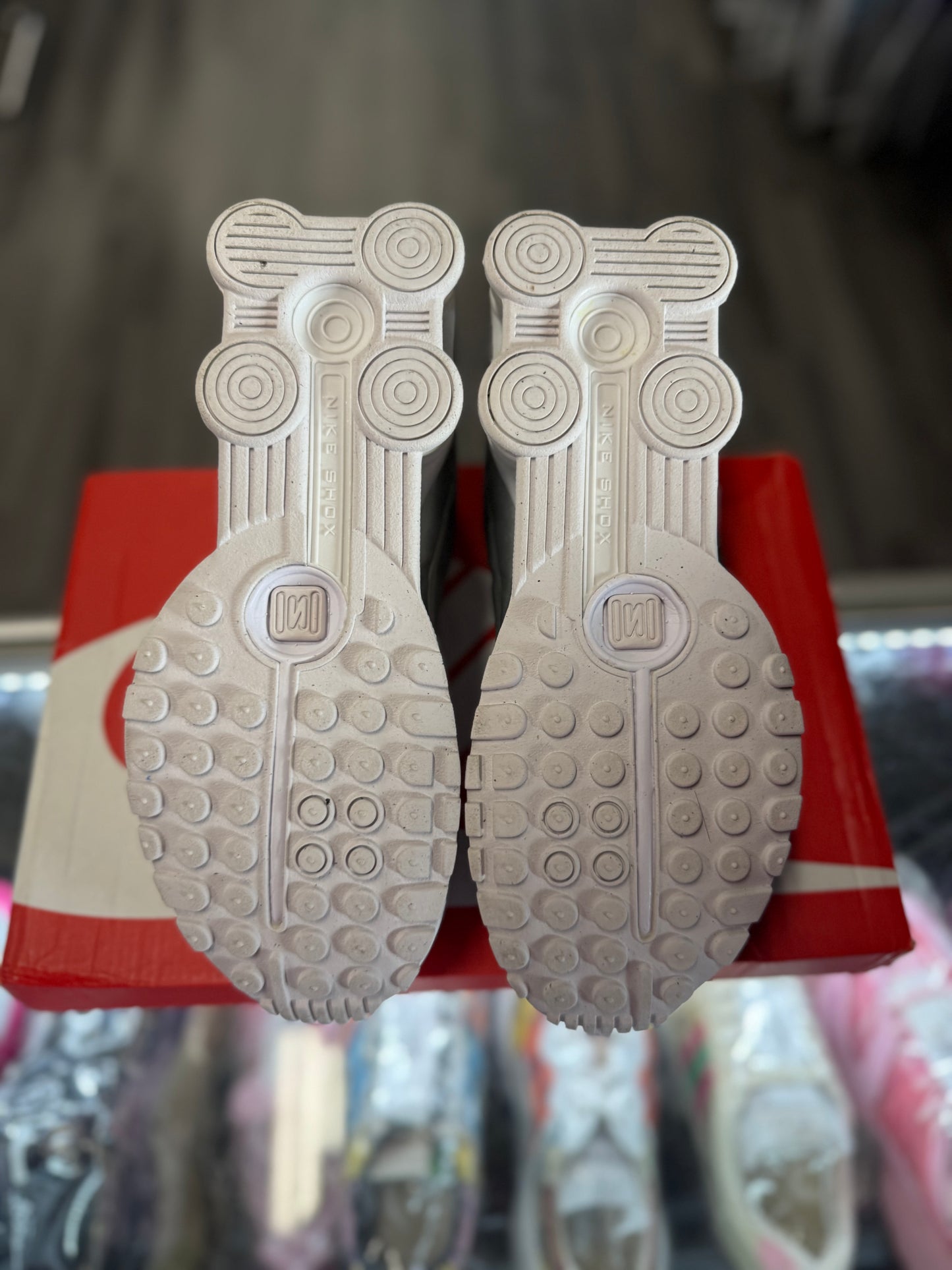 2024 Nike Shox R4 "White Metallic Silver"