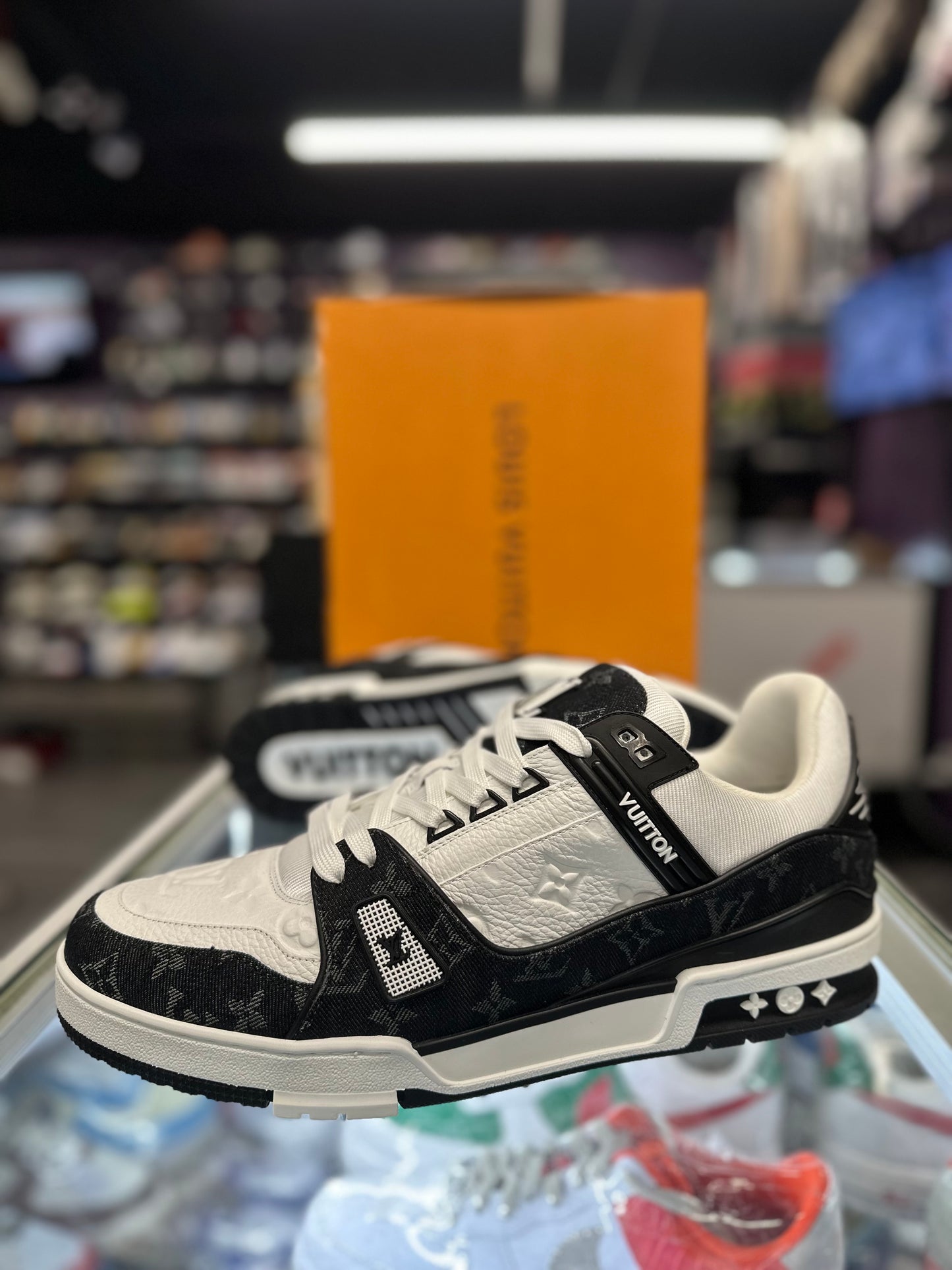 Louis Vuitton Trainer "White Black Monogram"