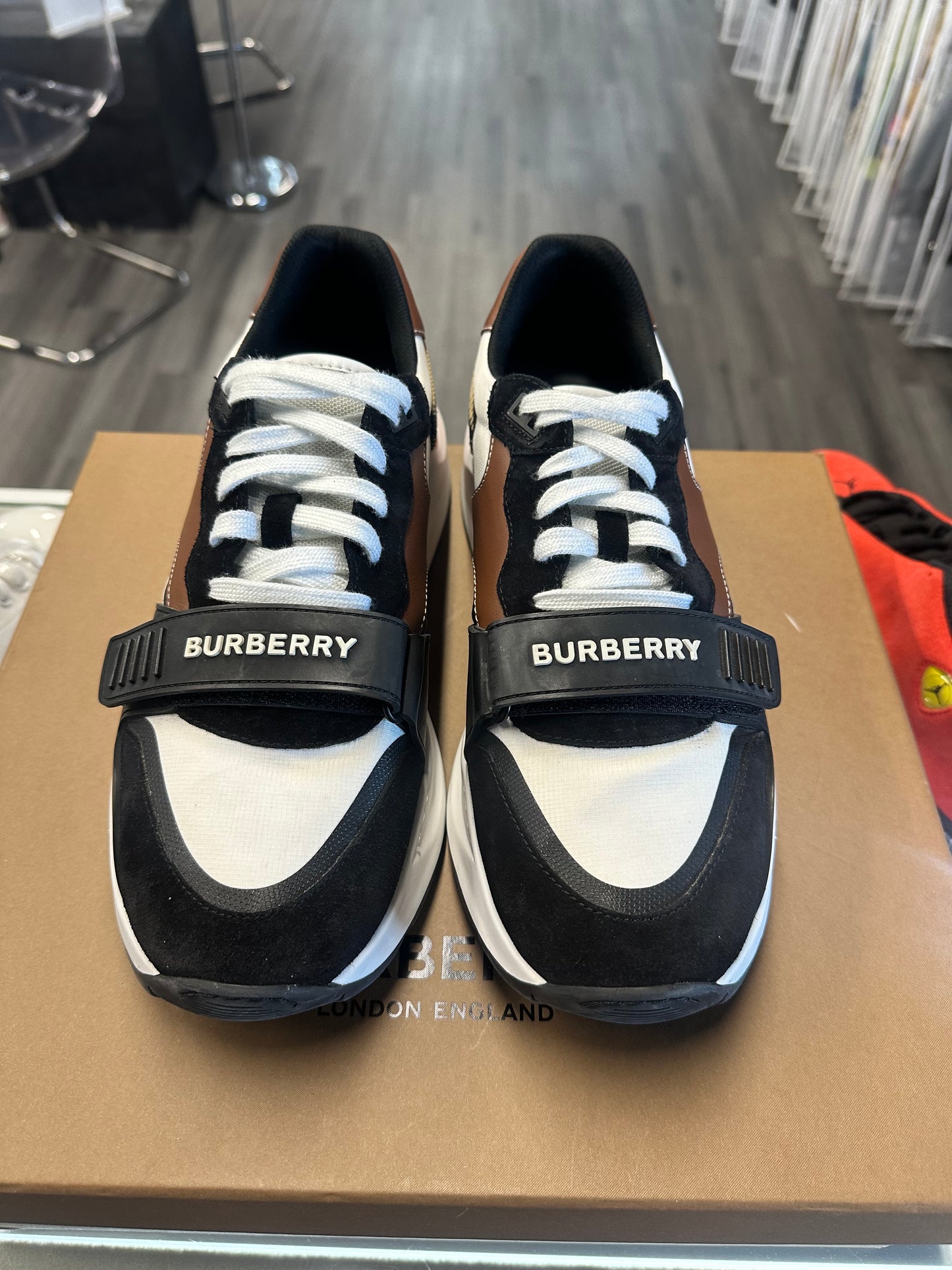 Burberry Ramsey "Brown/White/Orange/Black"