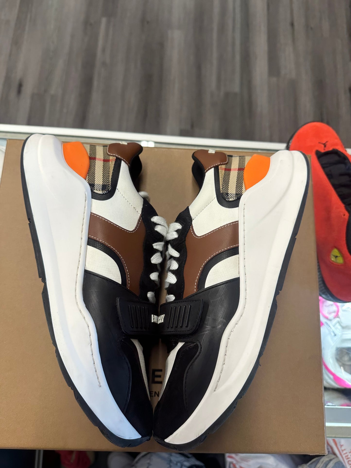 Burberry Ramsey "Brown/White/Orange/Black"