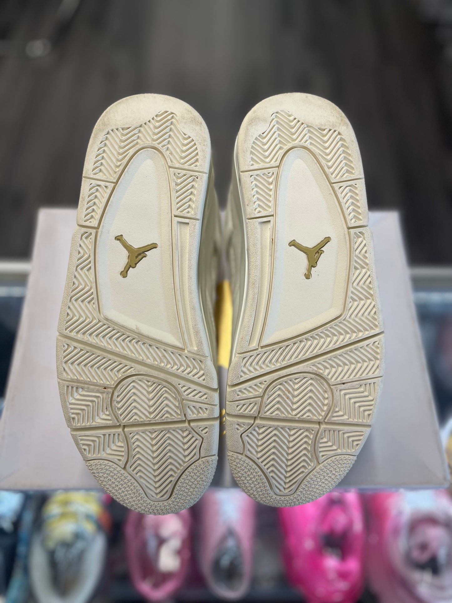 2024 Air Jordan Retro 4 "Metallic Gold" (W)