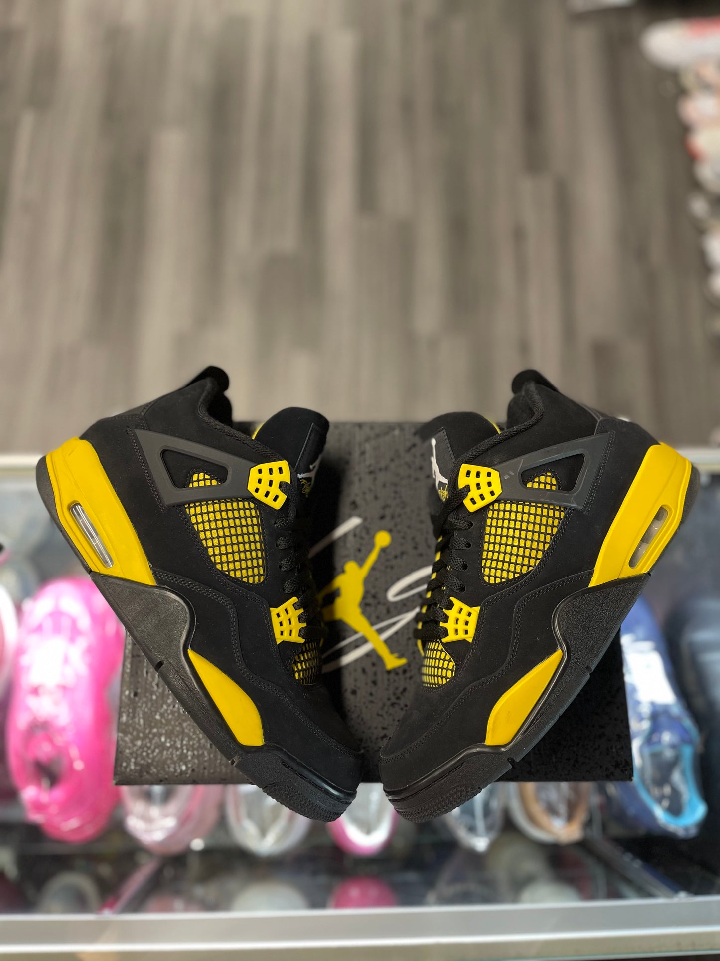 2023 Air Jordan Retro 4 "Thunder"