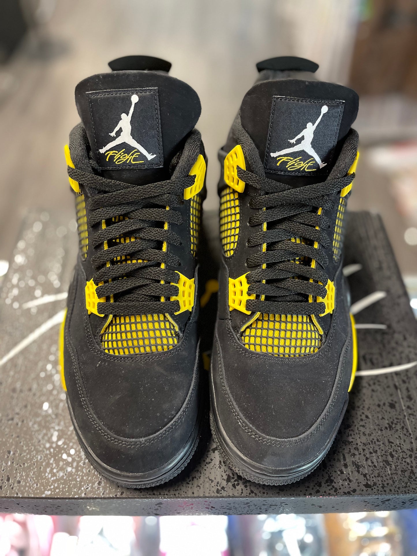 2023 Air Jordan Retro 4 "Thunder"