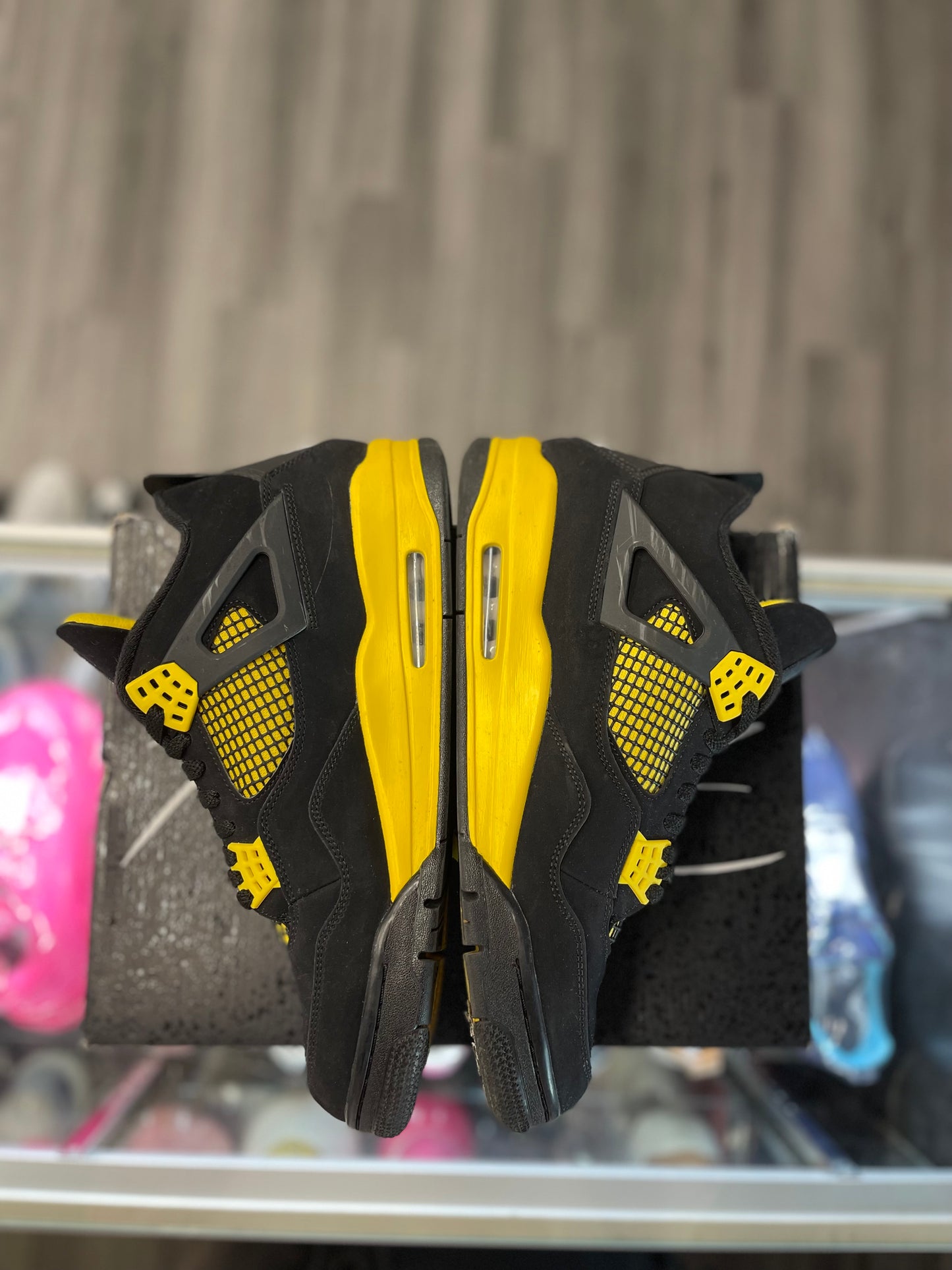 2023 Air Jordan Retro 4 "Thunder"