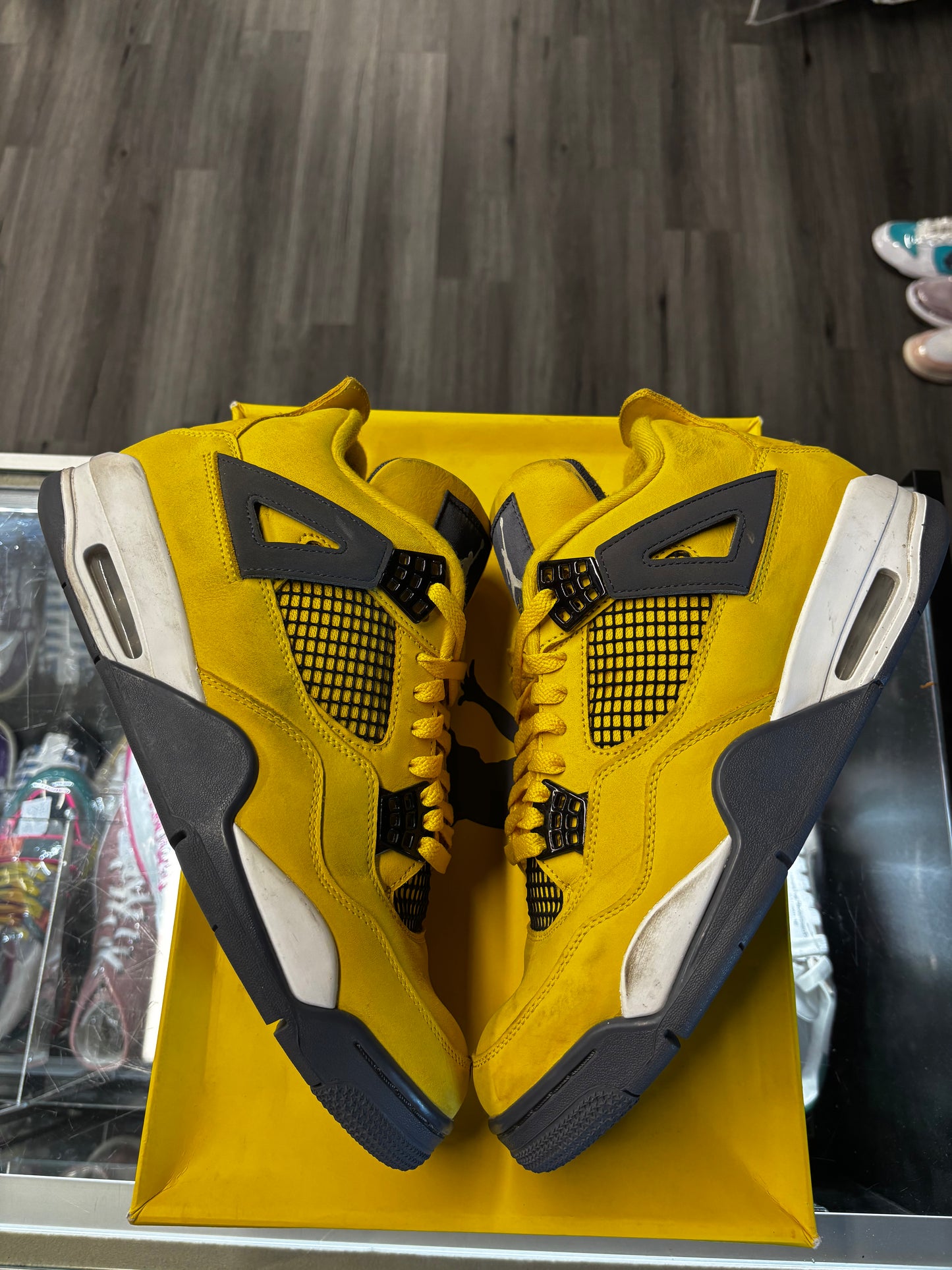 2021 Air Jordan Retro 4 "Lightning"