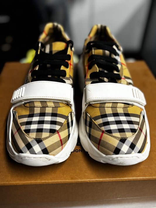 Burberry Archive Strap "Beige"