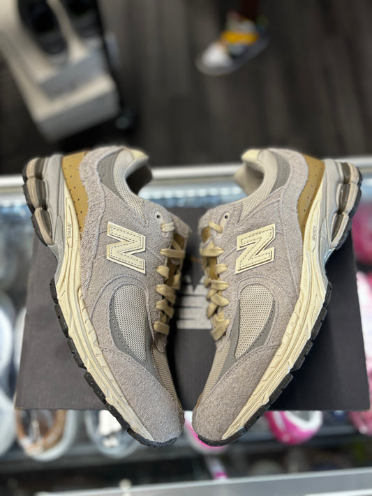 2022 New Balance 2002R "Rain Cloud Angora"